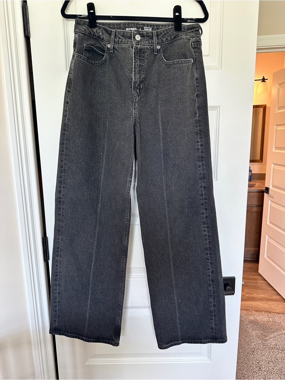 Old Navy Wide Leg Extra High-Rise Jeans in Black Wash